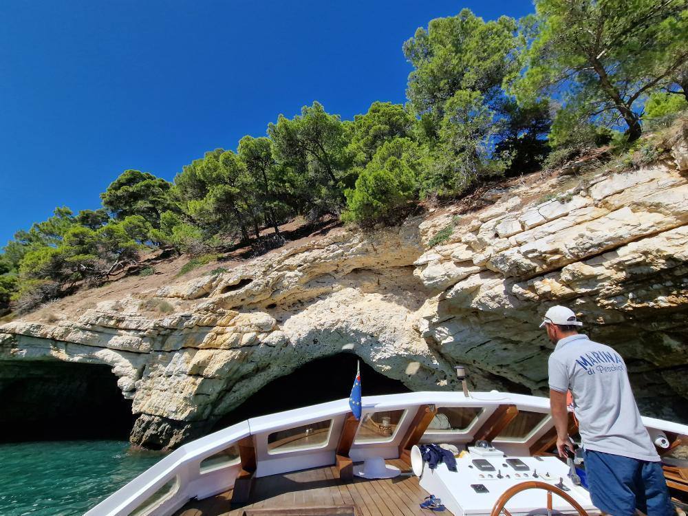 tour delle grotte con partenza a Peschici