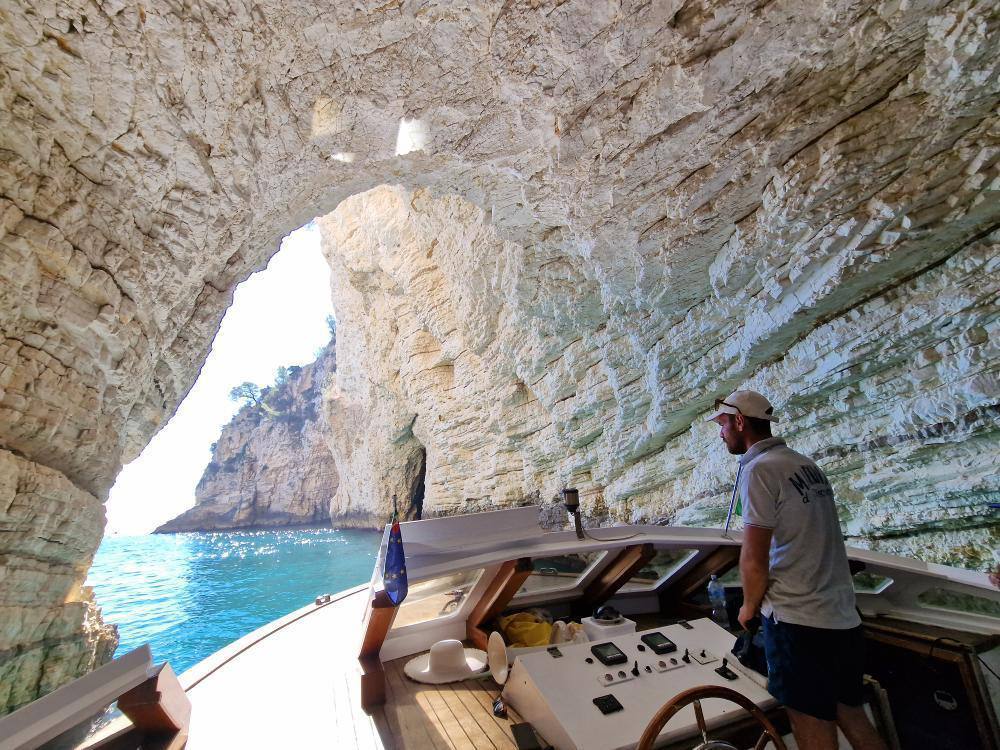 tour delle grotte Puglia