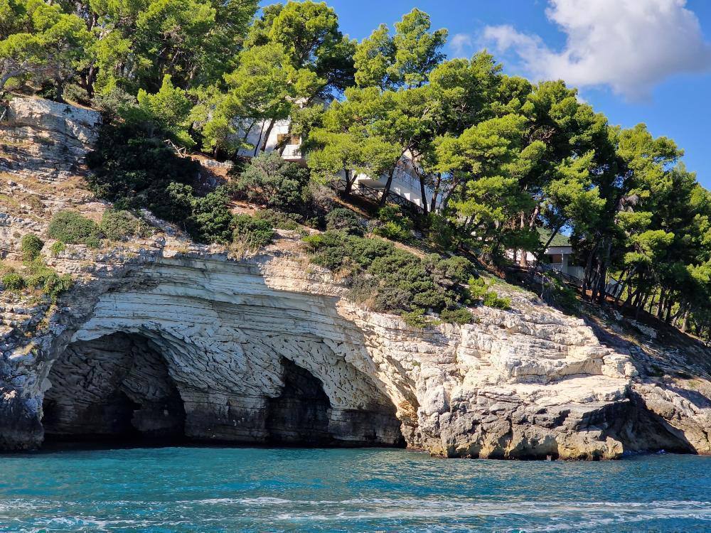 tour delle grotte con partenza a Peschici